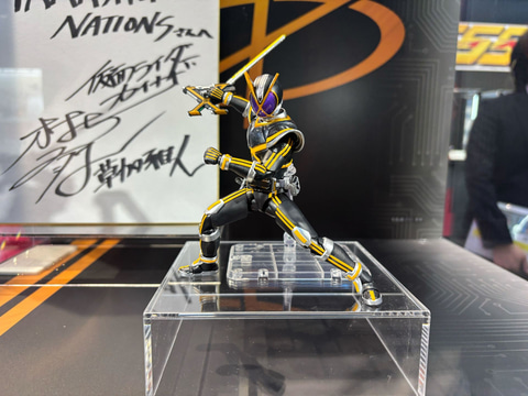 新品 仮面ライダー555 仮面ライダーカイザ＆サイドバッシャー フィギュア 仮面ライダー555：仮面ライダーカイザ S.H.Figuarts（真骨彫製法