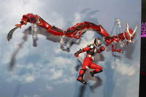 s.h.フィギュアーツ　仮面ライダー龍騎　ドラグレッダー Amazon.co.jp: TAMASHII NATIONS S.H.フィギュアーツ 仮面