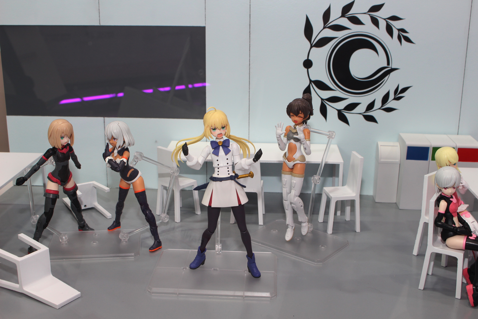 「FGO」とのコラボアイテム「30MS キャスター/アルトリア・キャスター」はジオラマで展示