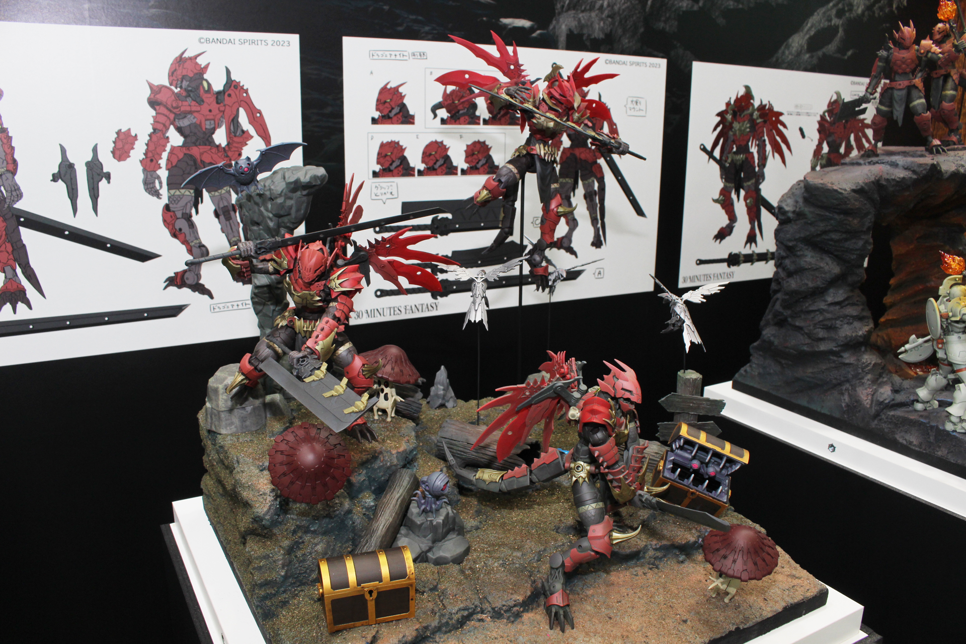 「30MF ドラゴニアナイト」と「30MF クラスアップアーマー(ドラゴニアロード)」のジオラマ。「30MF カスタマイズストラクチャー」も使われている