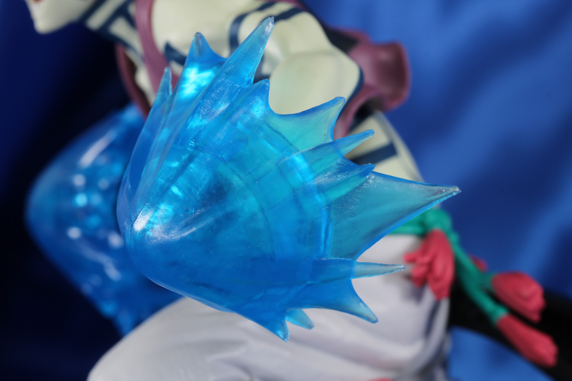 「破壊殺・乱式」を彷彿とさせるクリアパーツ