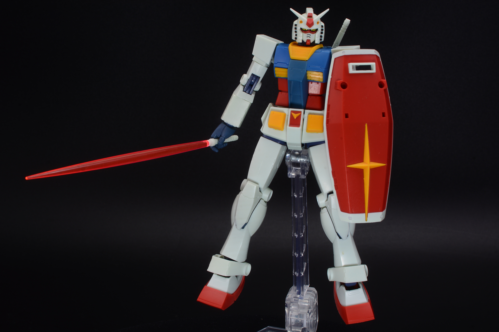 使用したのは「ROBOT魂 ＜SIDE MS＞ RX-78-2 ガンダム ver.A.N.I.M.E.」