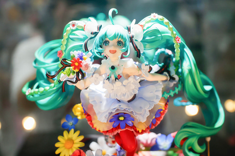 特別企画】まさに花のような瑞々しさ！「初音ミク JAPAN LIVE