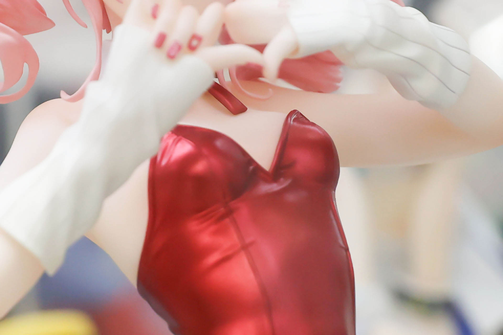 スレンダーなボディにバニースーツがよく似合う