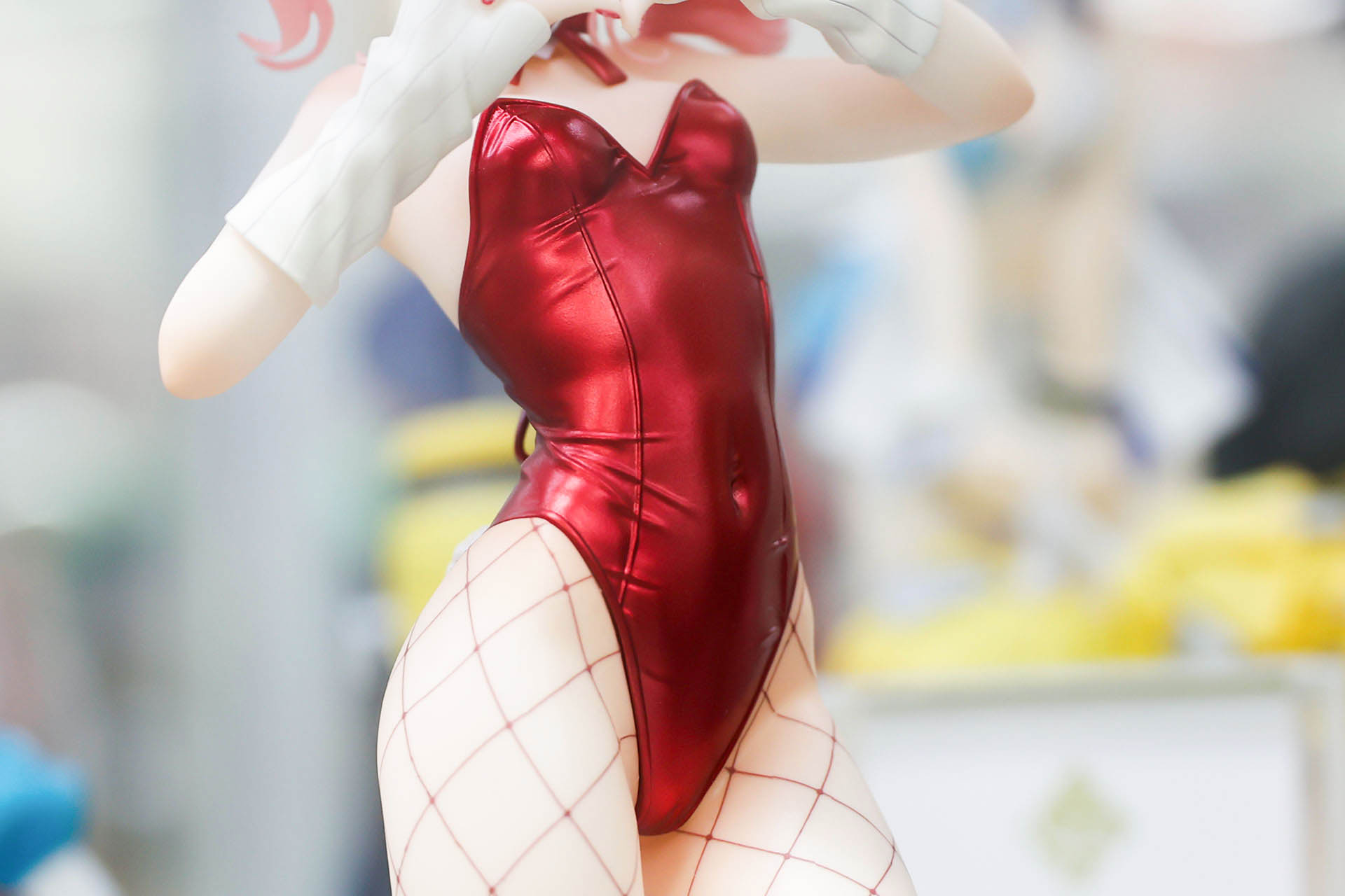 おへその窪みもよくわかる