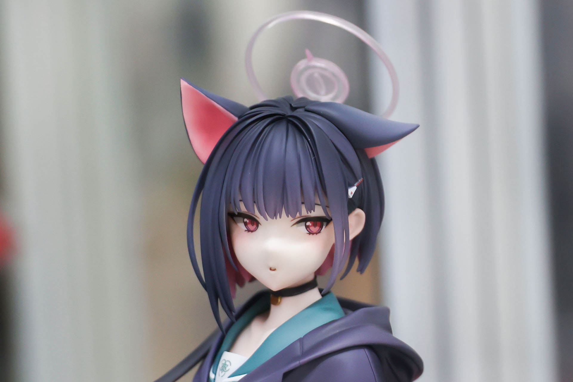 髪の内側はピンク色に染められている