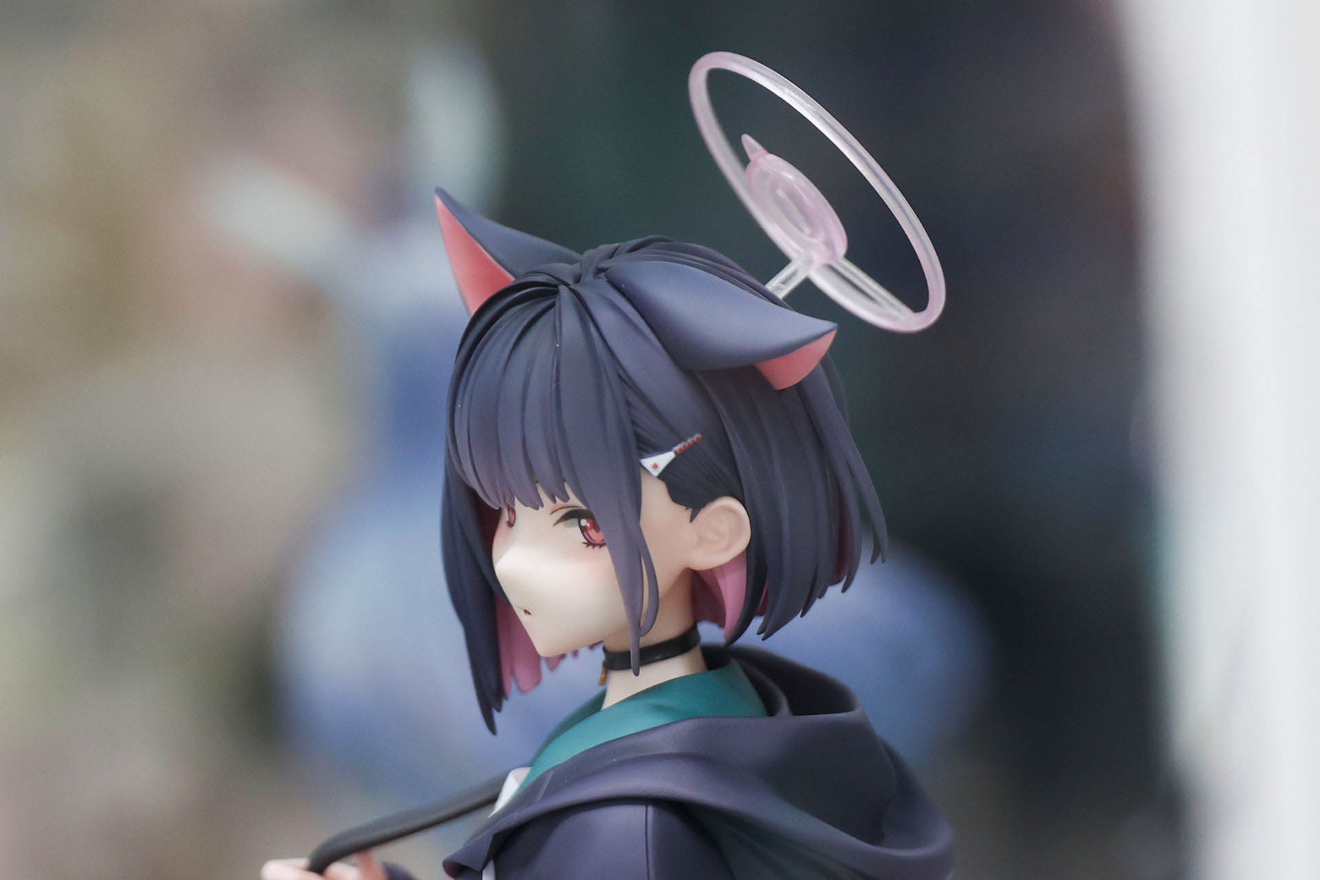 後頭部にはおなじみのヘイローが浮かんでいる