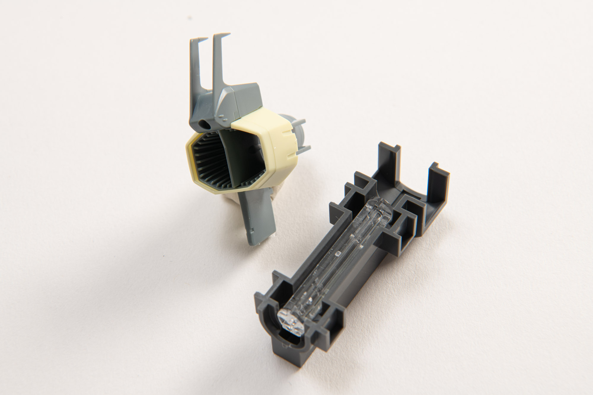 先端完成。別売りのLEDユニットで先端を発光させることも可能だ。