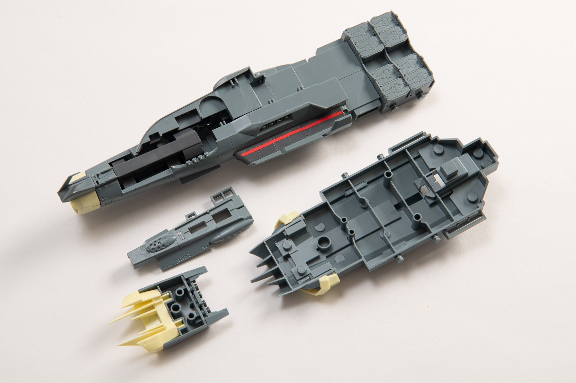 後方部底面を並べるとこのサイズ感になる。