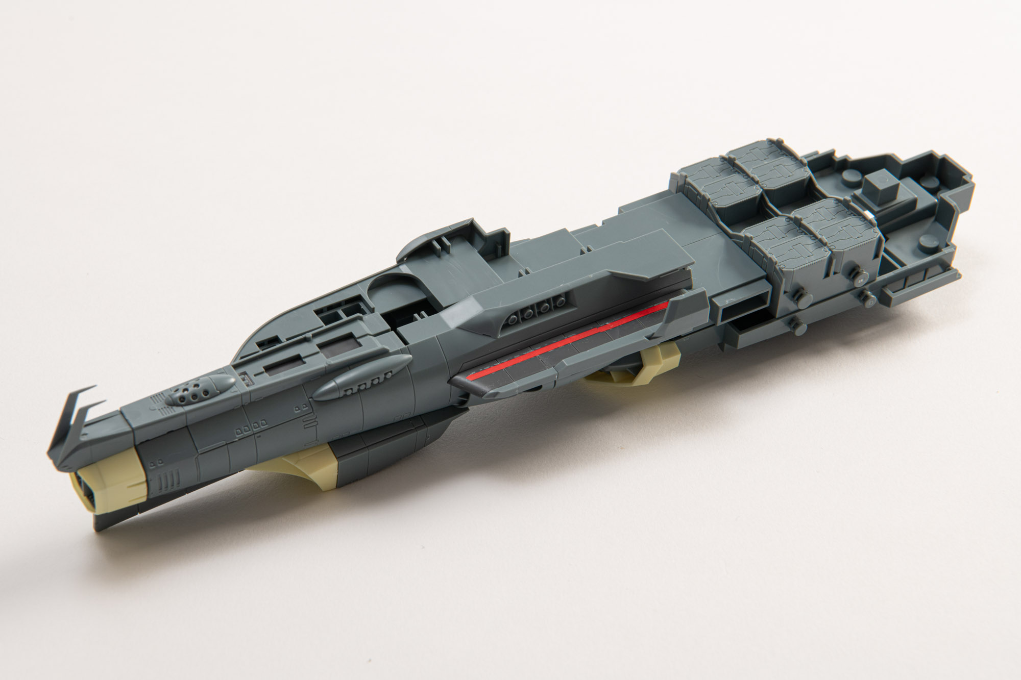 後方部底面を並べるとこのサイズ感になる。