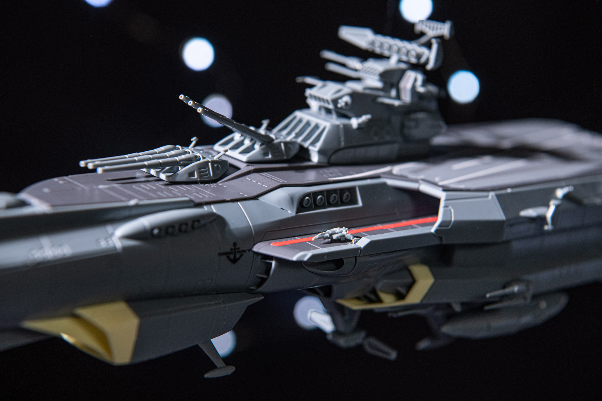 艦載機を射出するシーンも綺麗に再現できる。