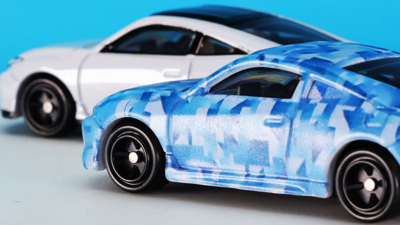 ホイールはブラックのトミカホイールを装着しています