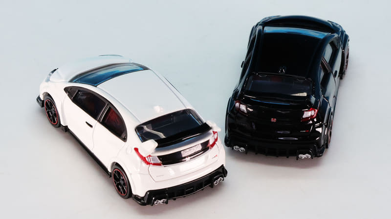 ホワイトが550台、ブラックが200台という内訳でしたがあなたならどちらがお好みですか？