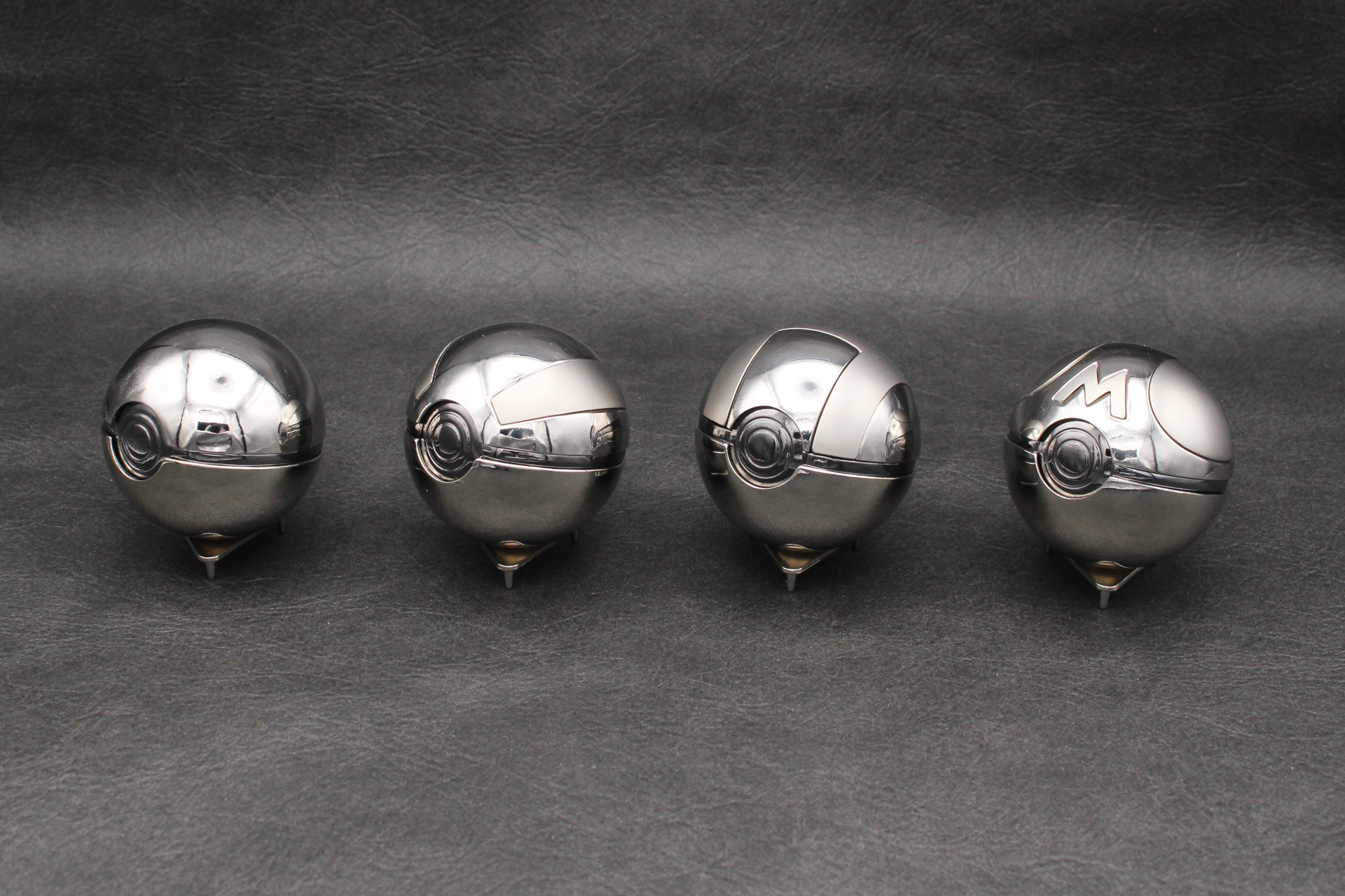 4種類を並べてみると、置物としての魅力も倍増する