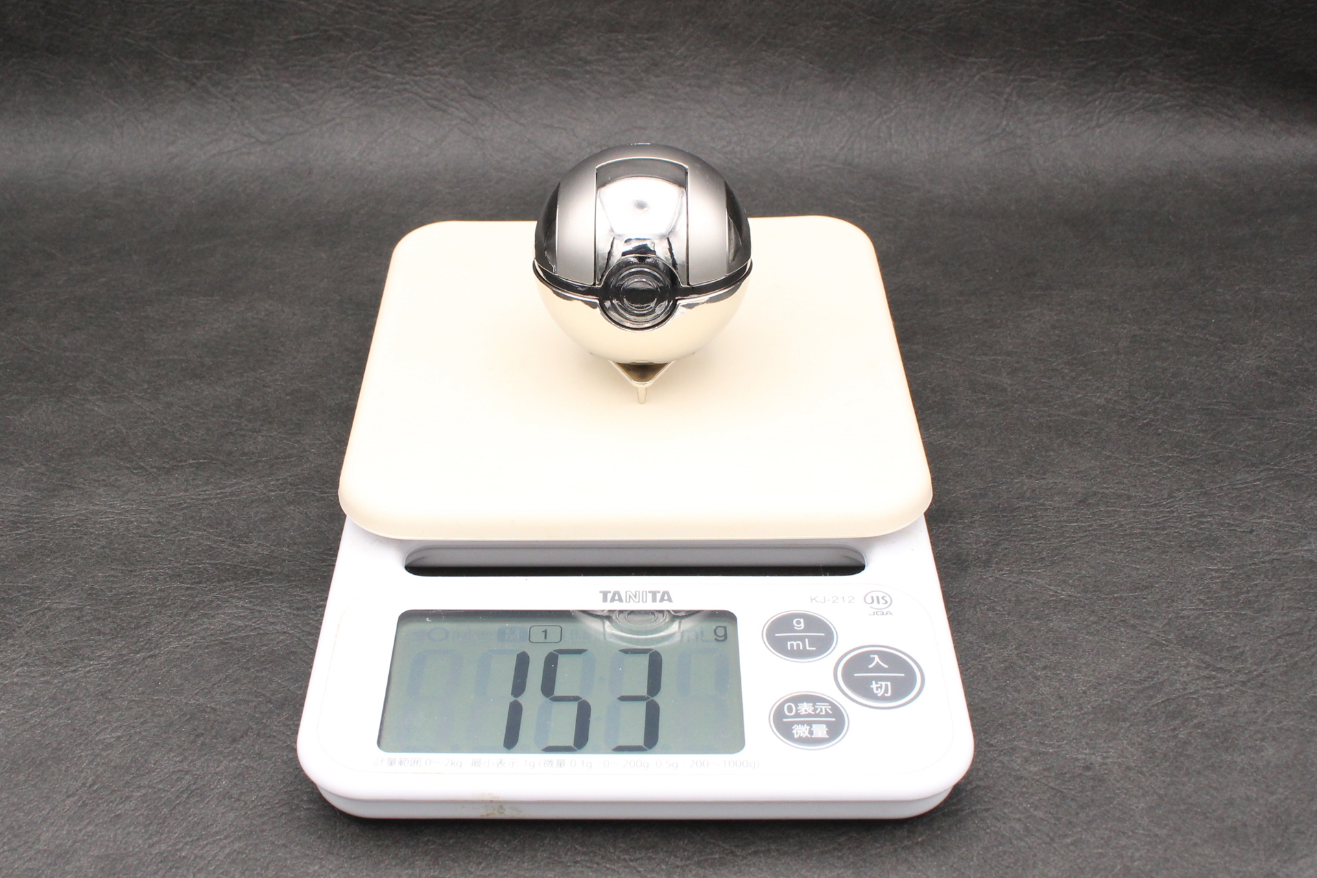 重量は台座込みで約153g。難易度に準じて重量も上がっている