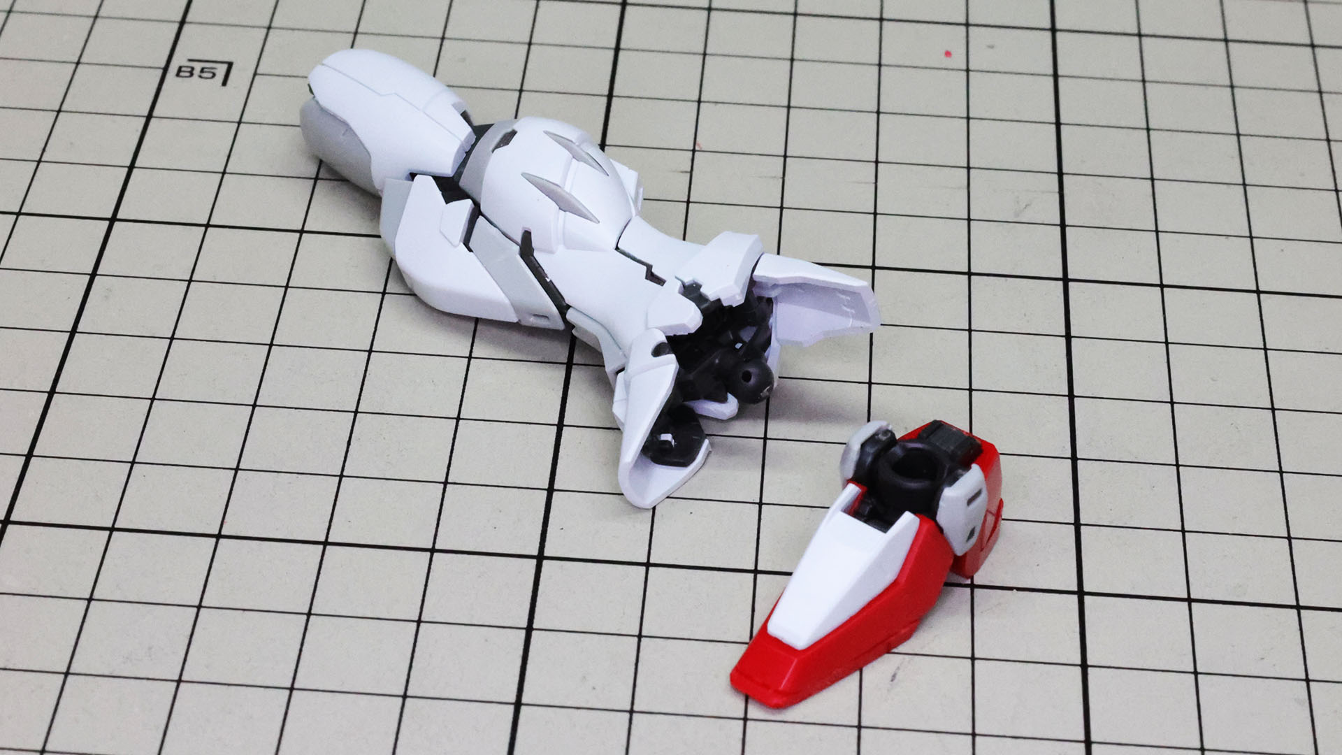 ソールとドッキングさせて脚部完成です