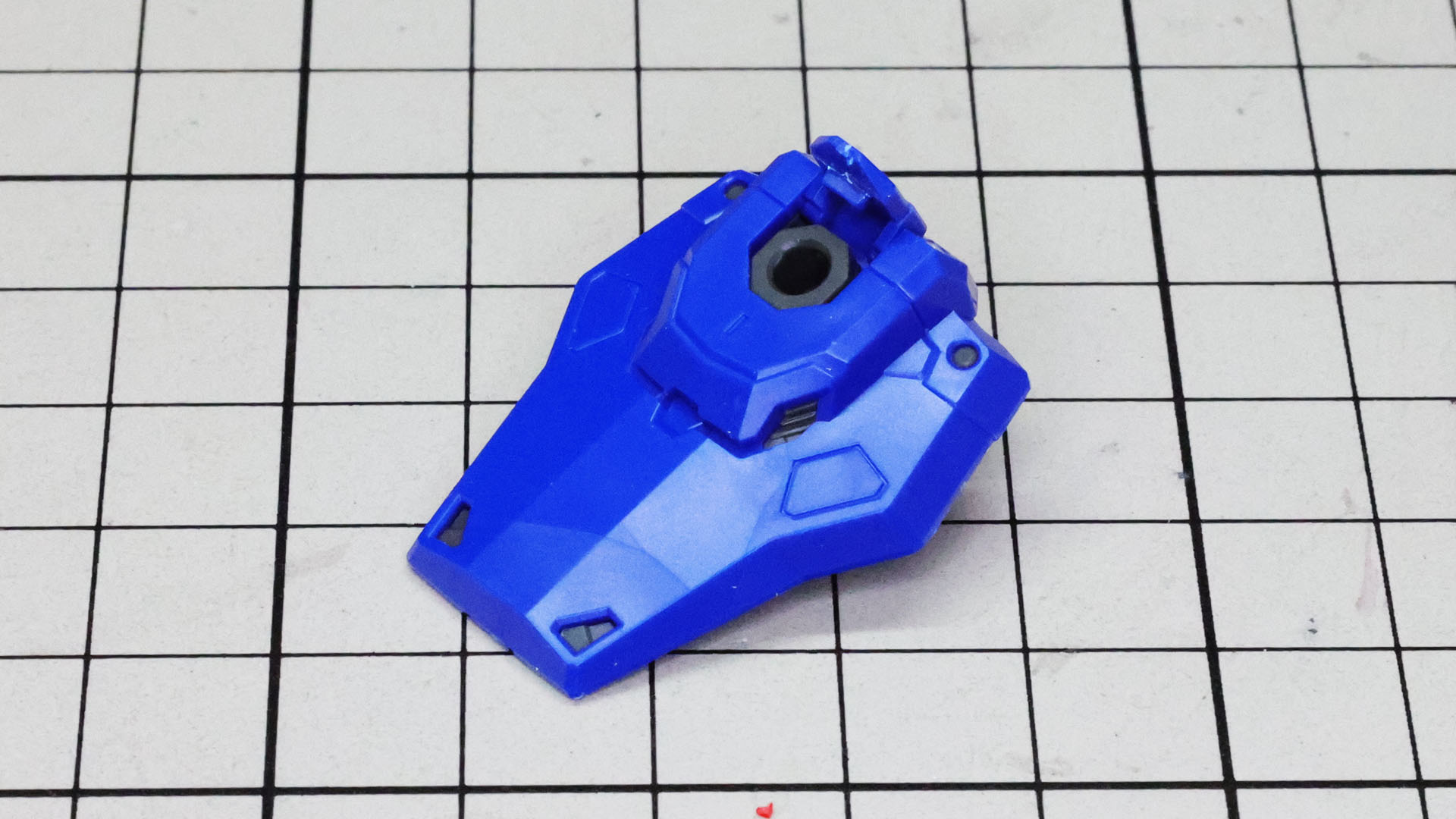 スタンド接続用の軸にはカバーがありディテールを壊さない配慮がされています