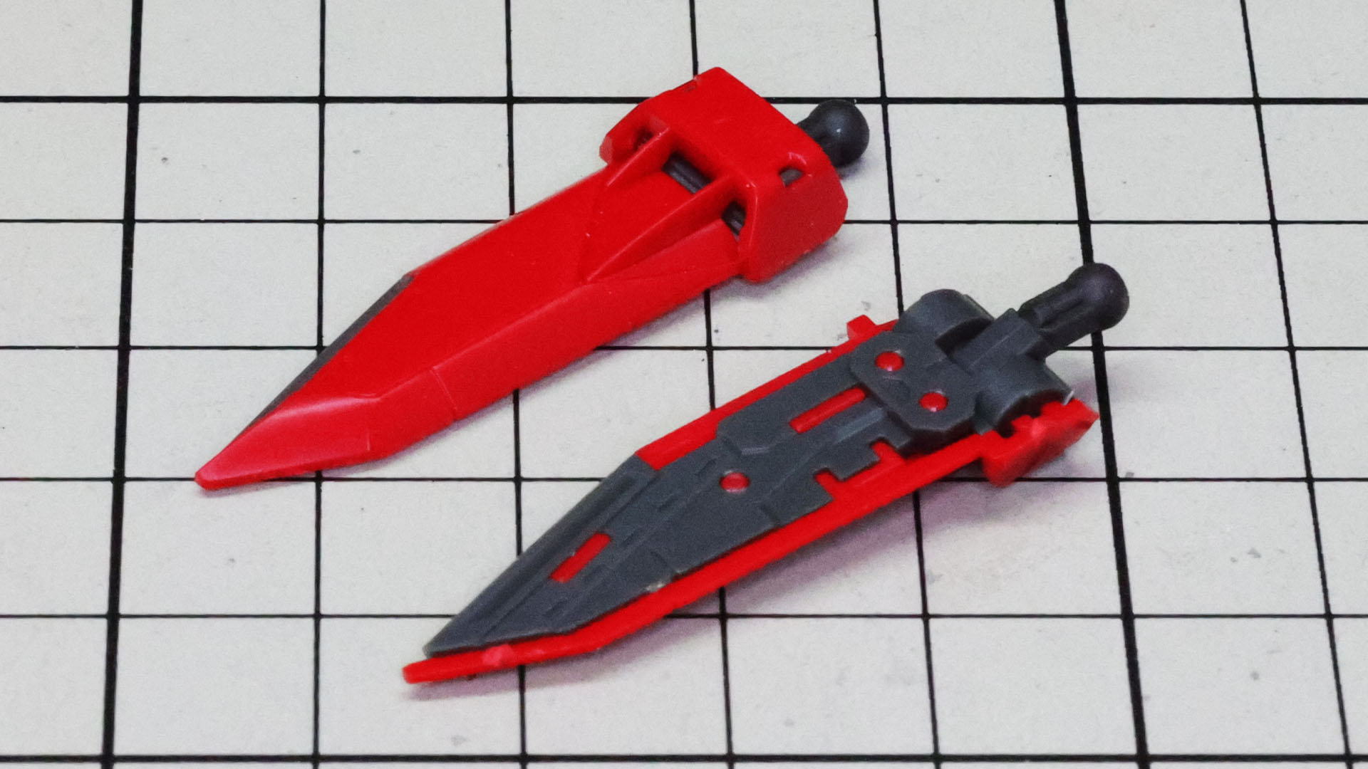 組んだサイドアーマーは伸縮する機構を持っています