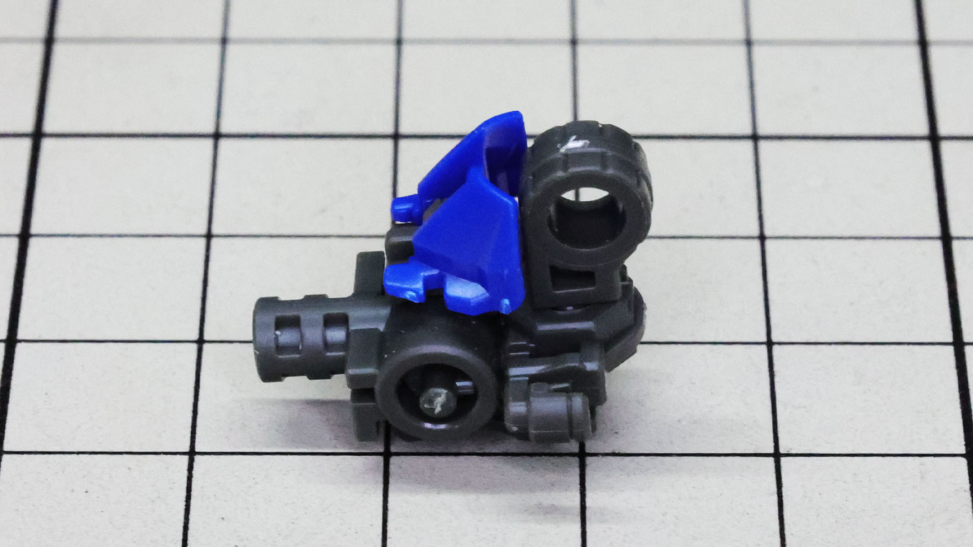 向かって左が下半身側、右が胸部側です