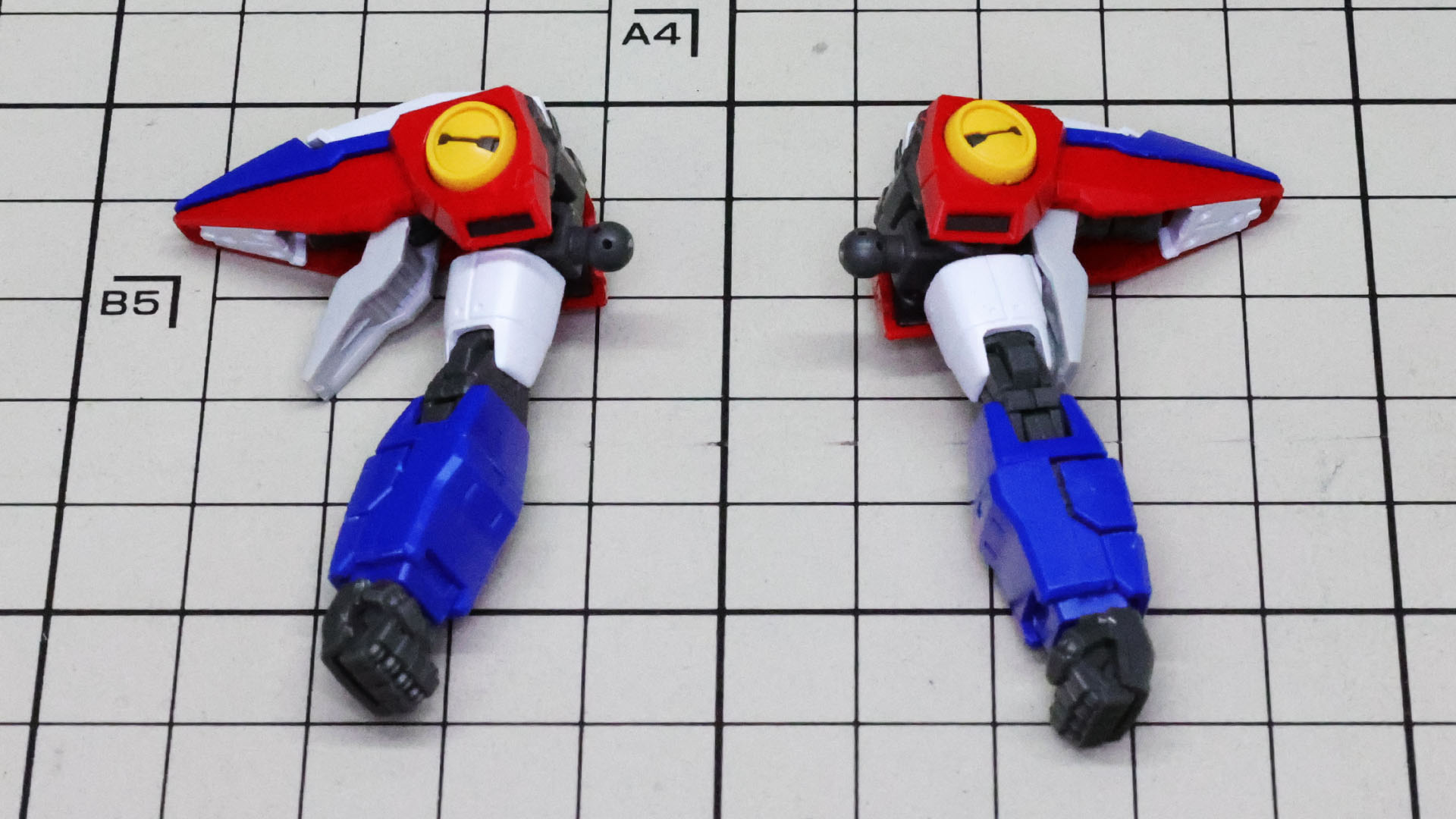 それぞれの装甲を組み付けていけば腕部完成です