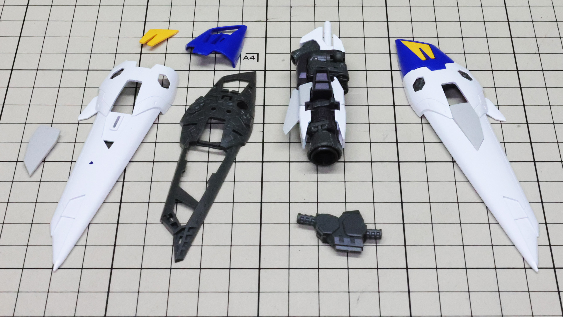 ウイングバインダーはメカフレームで裏打ちされます