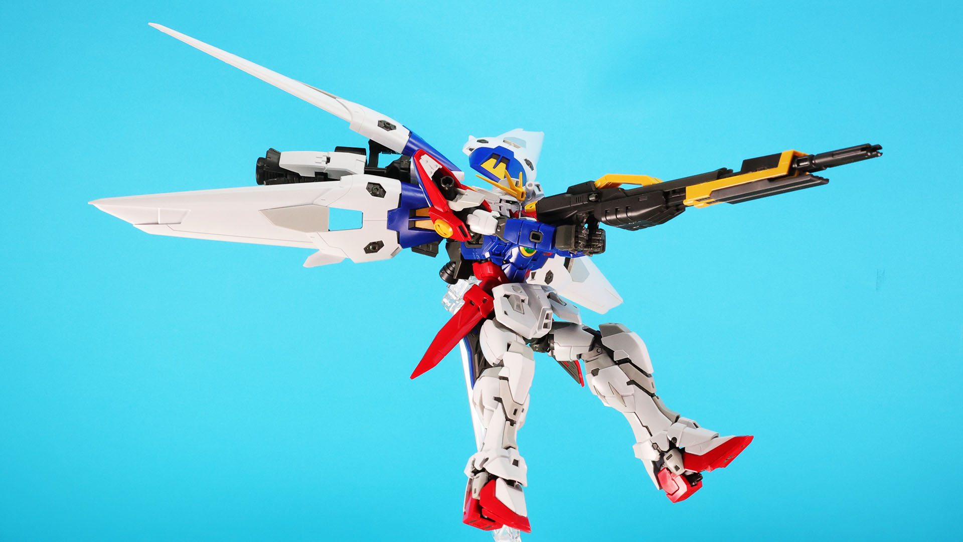 ウイングバインダーもかなり動かすことができます。かっこいい！