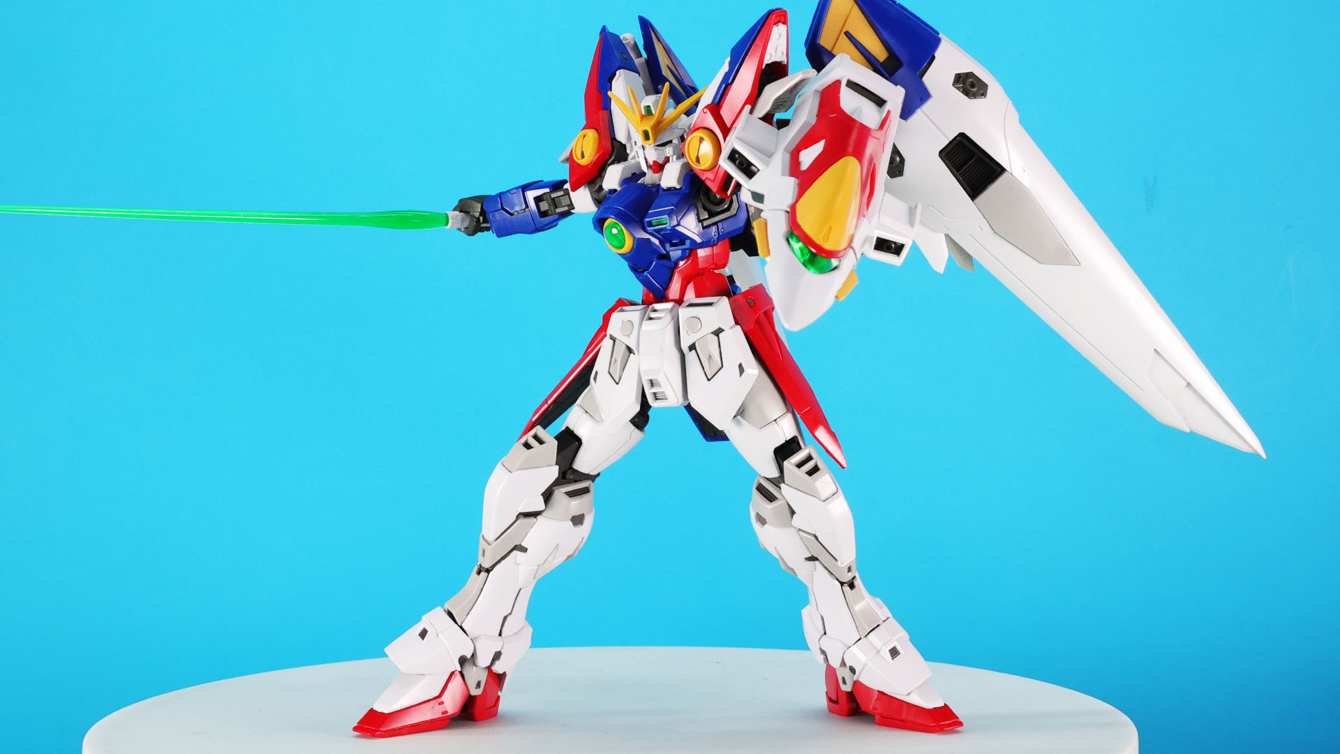 大きなシールドを持たせても腕が落ちません！