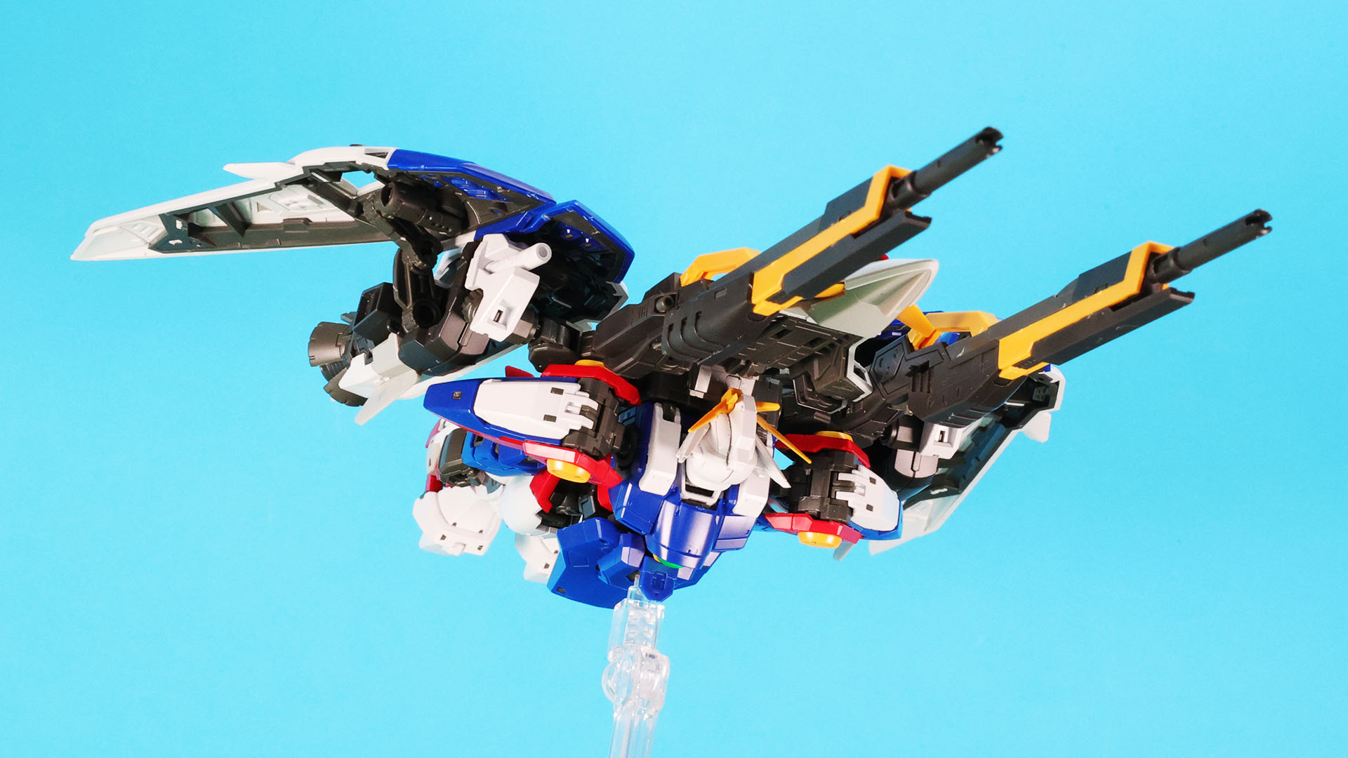 ネオバード形態では頭部は背中側を向きます