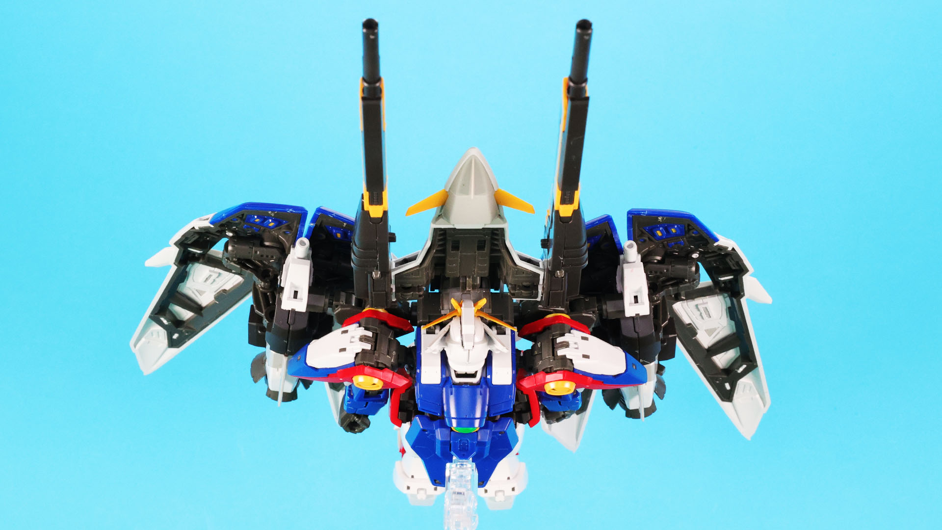 頭部はシールドで保護されます