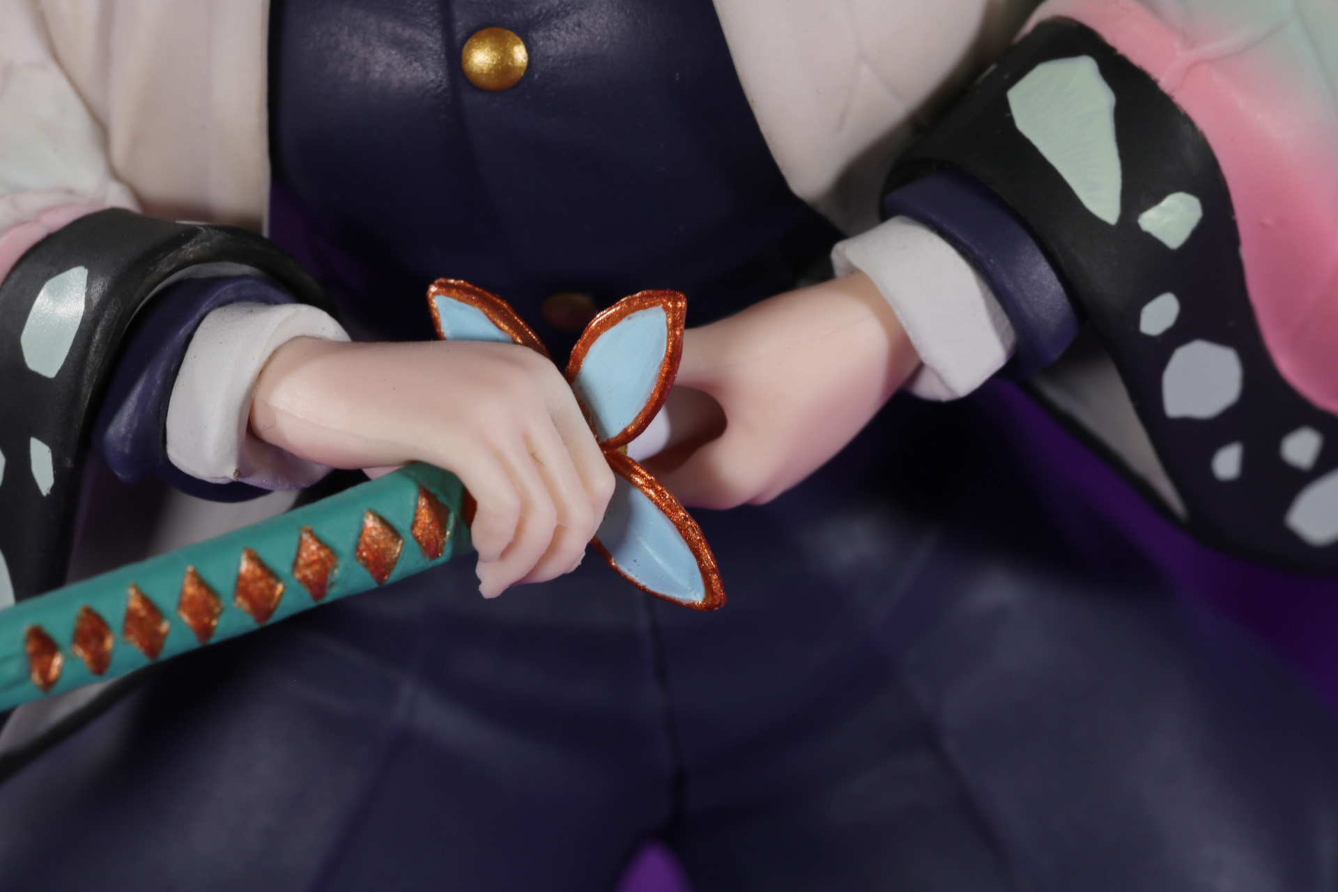 日輪刀の鍔や柄なども色分け