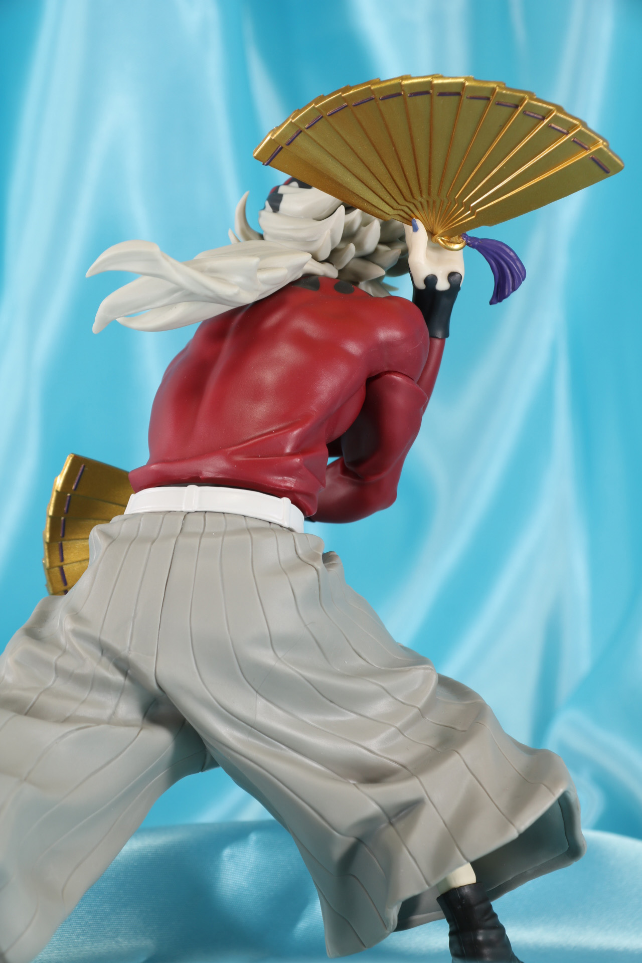 背中の筋肉も細かく造形されている