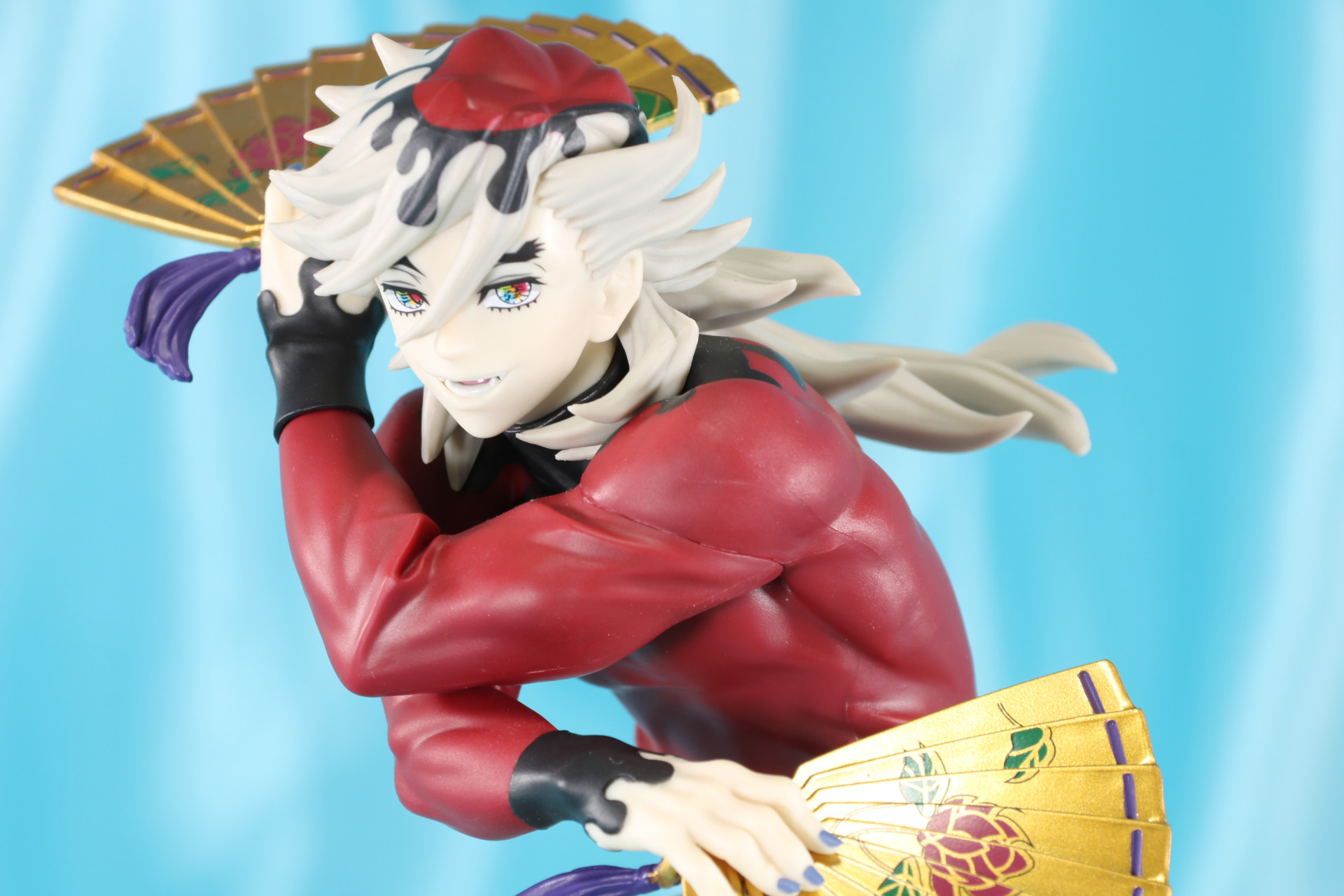 不敵な笑みを浮かべる表情や瞳も細かく再現