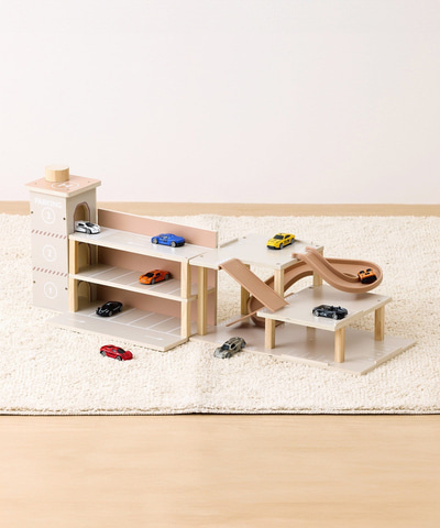 【新品未開封】3COINSミニカー用立体駐車場、エレベーター、収納棚3点セット 3COINS、組み合わせて遊べるミニカー用「収納棚」「エレベーター