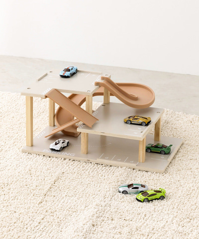 スリーズ　遊べるミニカー収納BAG 立体駐車場　2点セット 3COINS『ミニカー』向けグッズが新発売！収納棚、エレベーター