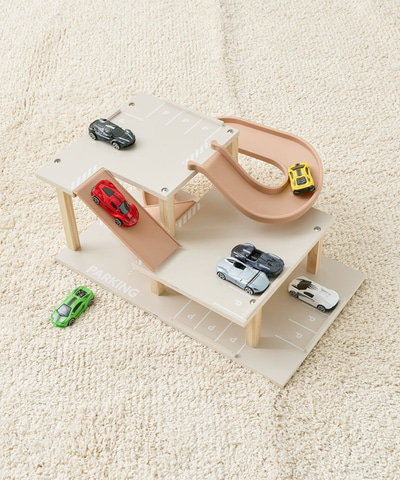 スリーズ　遊べるミニカー収納BAG 立体駐車場　2点セット 3COINS『ミニカー』向けグッズが新発売！収納棚、エレベーター
