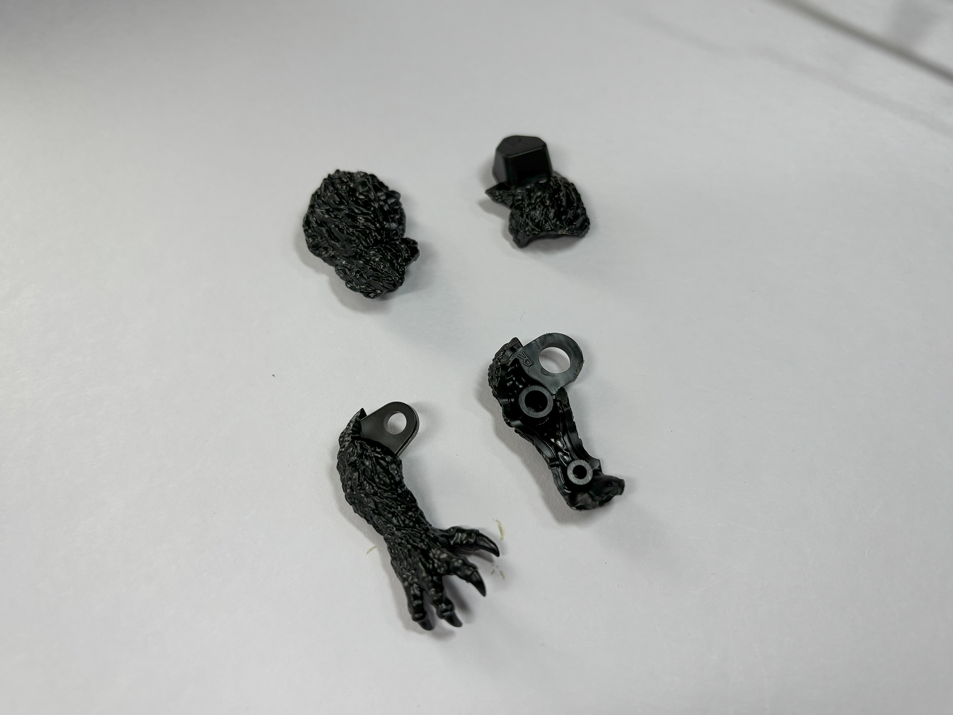 手は4つのパーツで構成されている