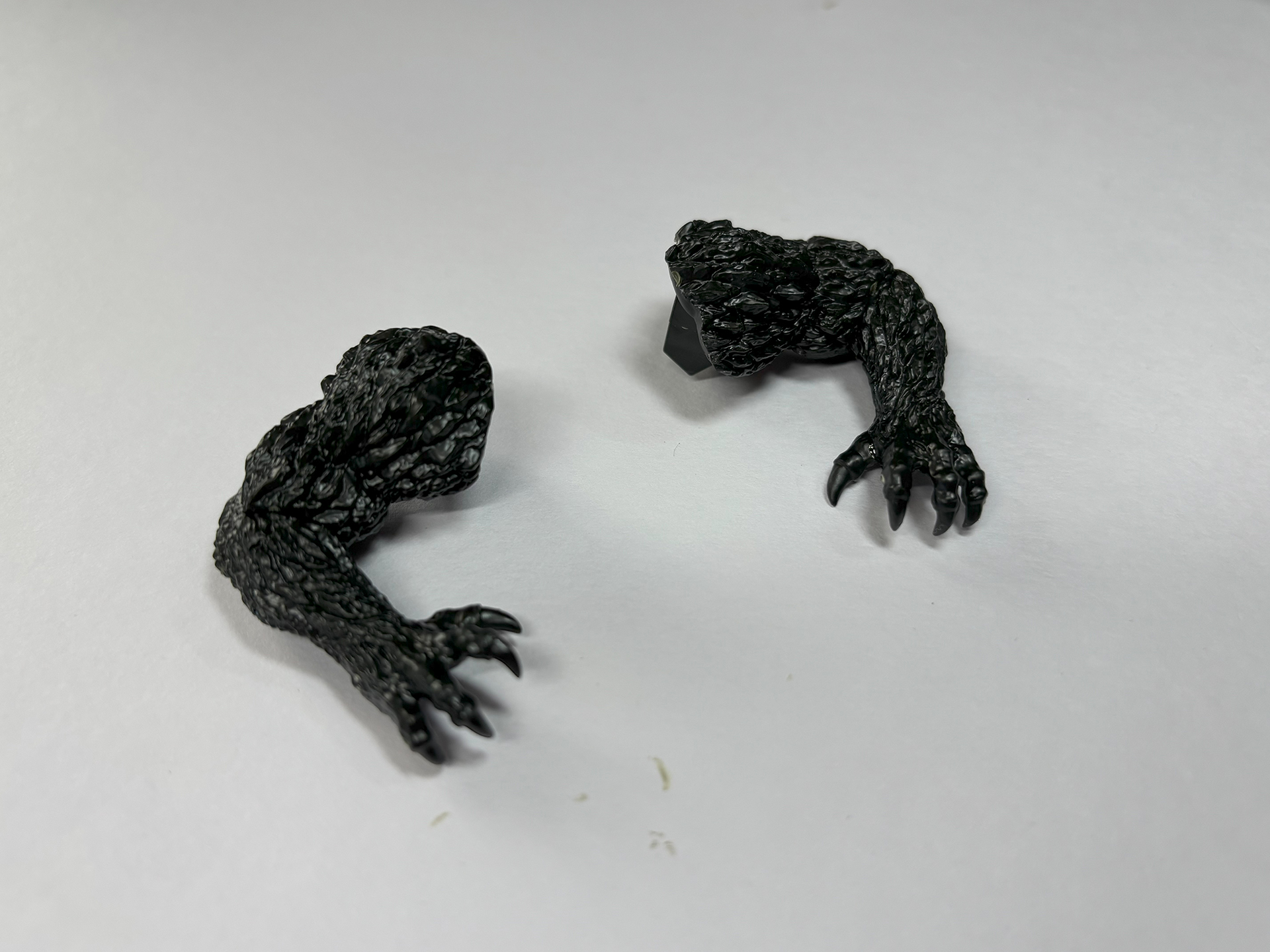 左手も同様に組み立てる