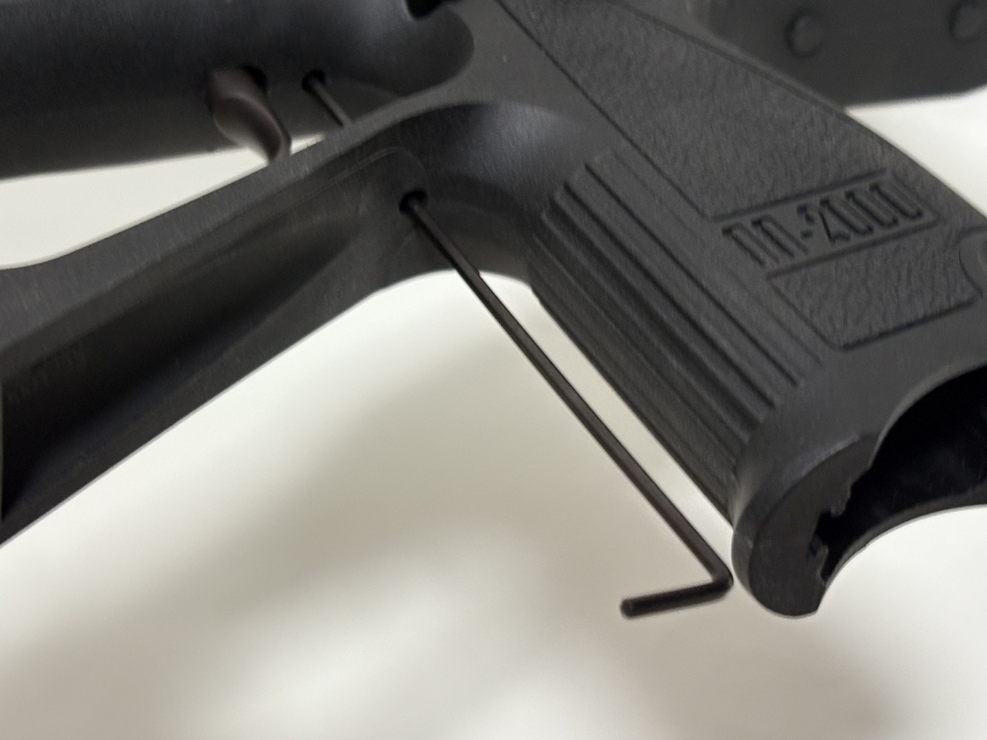 ポップアップ調整は付属の六角レンジを使用