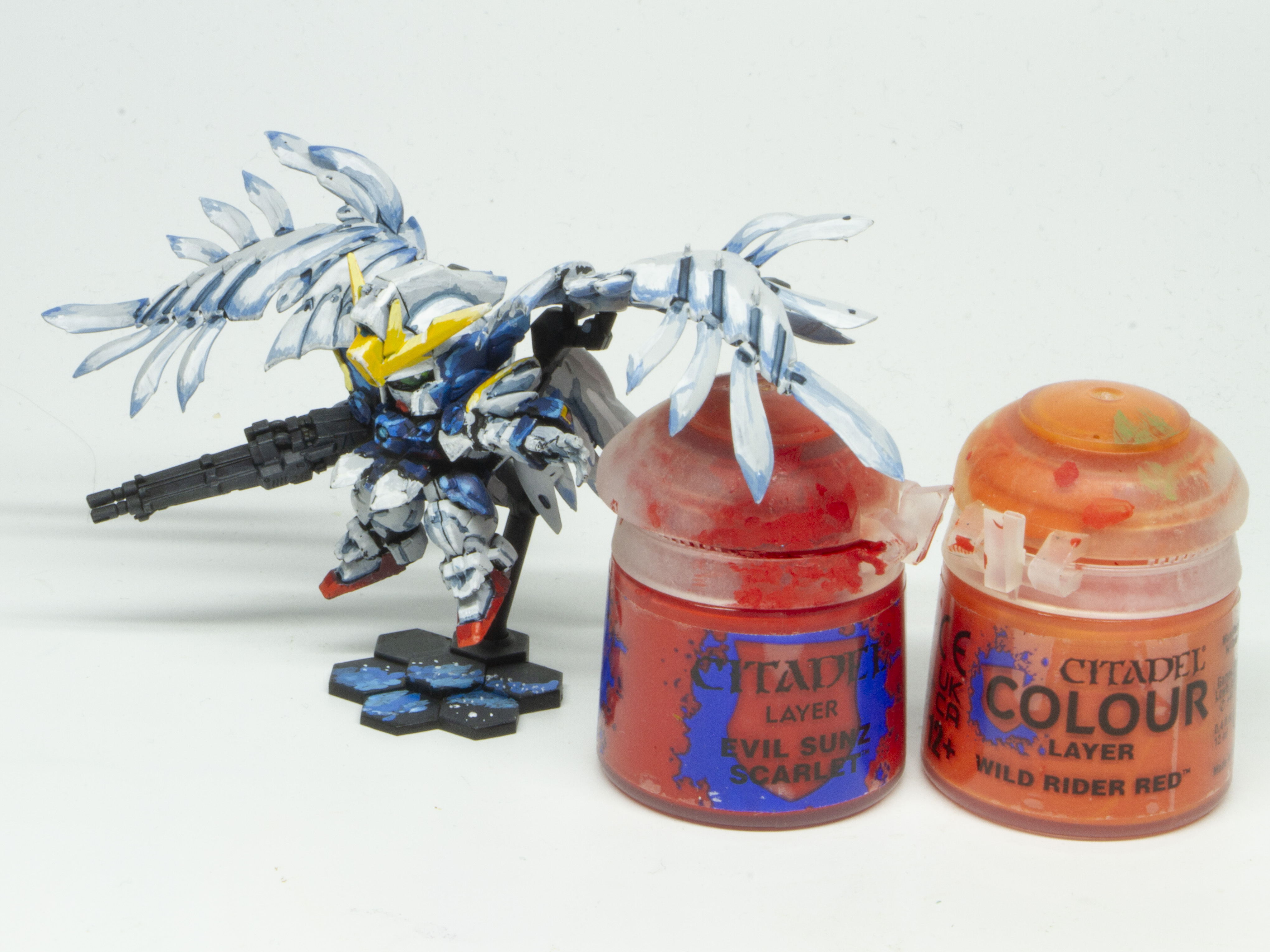 イーヴィルサンズ・スカーレットとワイルドライダー・レッドを塗る