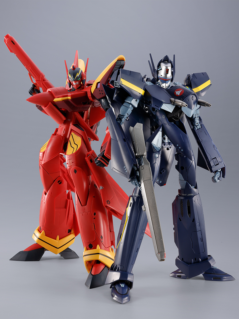2025年10月発売の「DX超合金 VF-19改 エクスカリバー 熱気バサラスペシャル」とのそろい踏み。