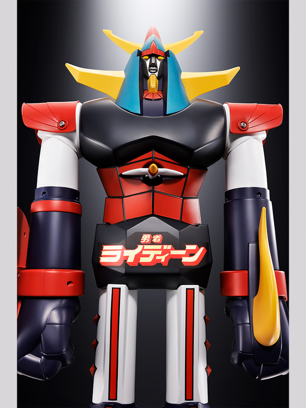 腰の「勇者ライディーン」ロゴステッカーはユーザー貼りのステッカーとして付属。ロゴの有り無しを選択できる