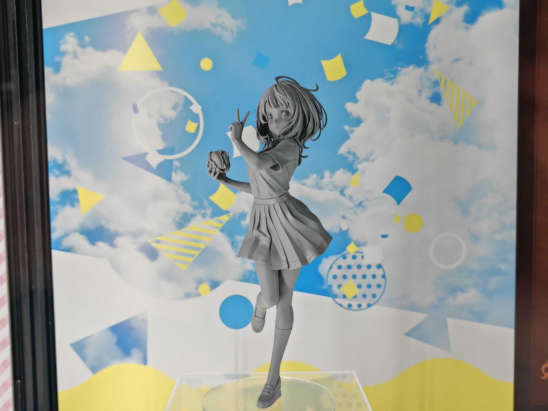 「八奈見杏奈」発売日、価格未定