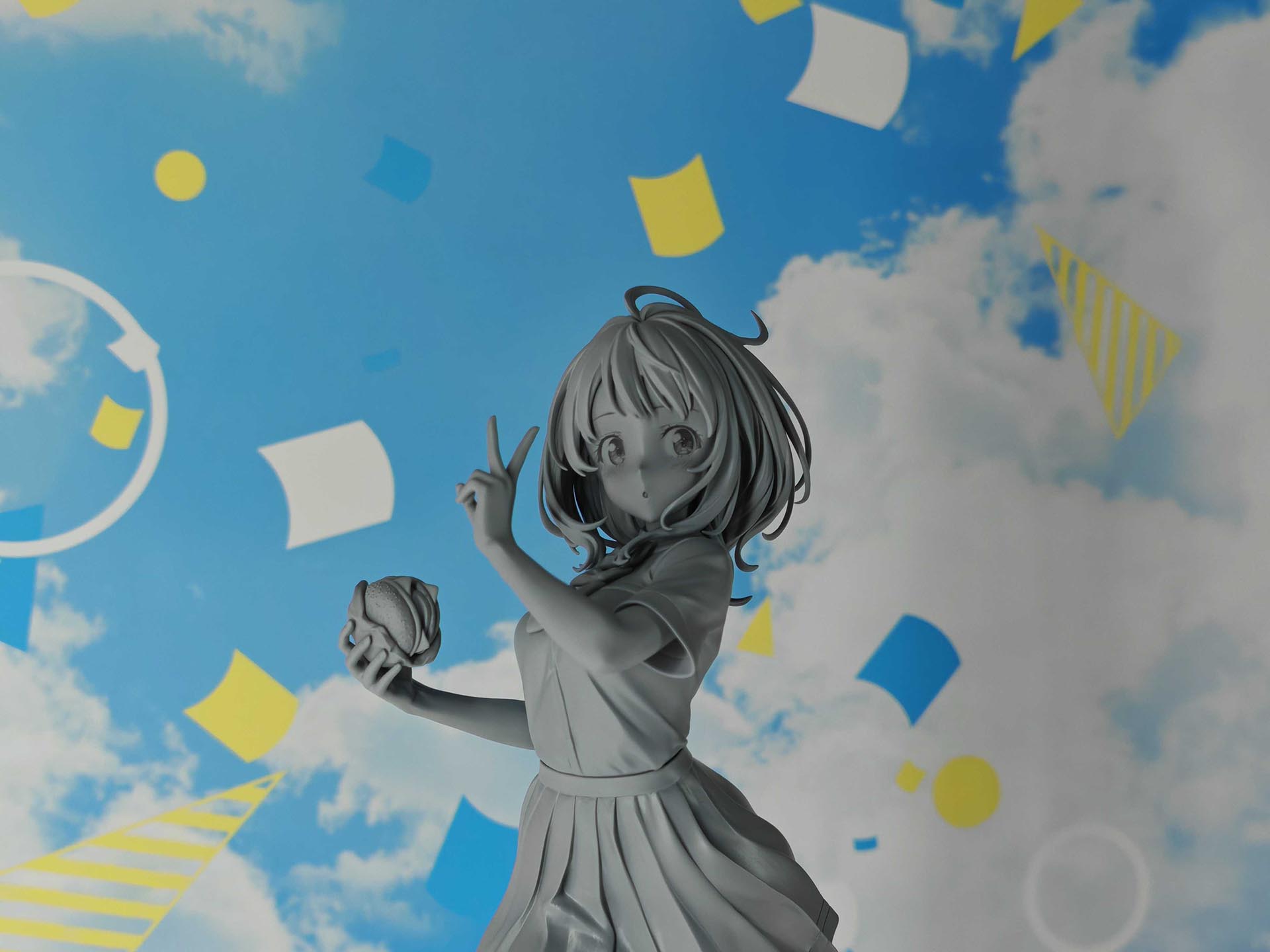 「八奈見杏奈」発売日、価格未定