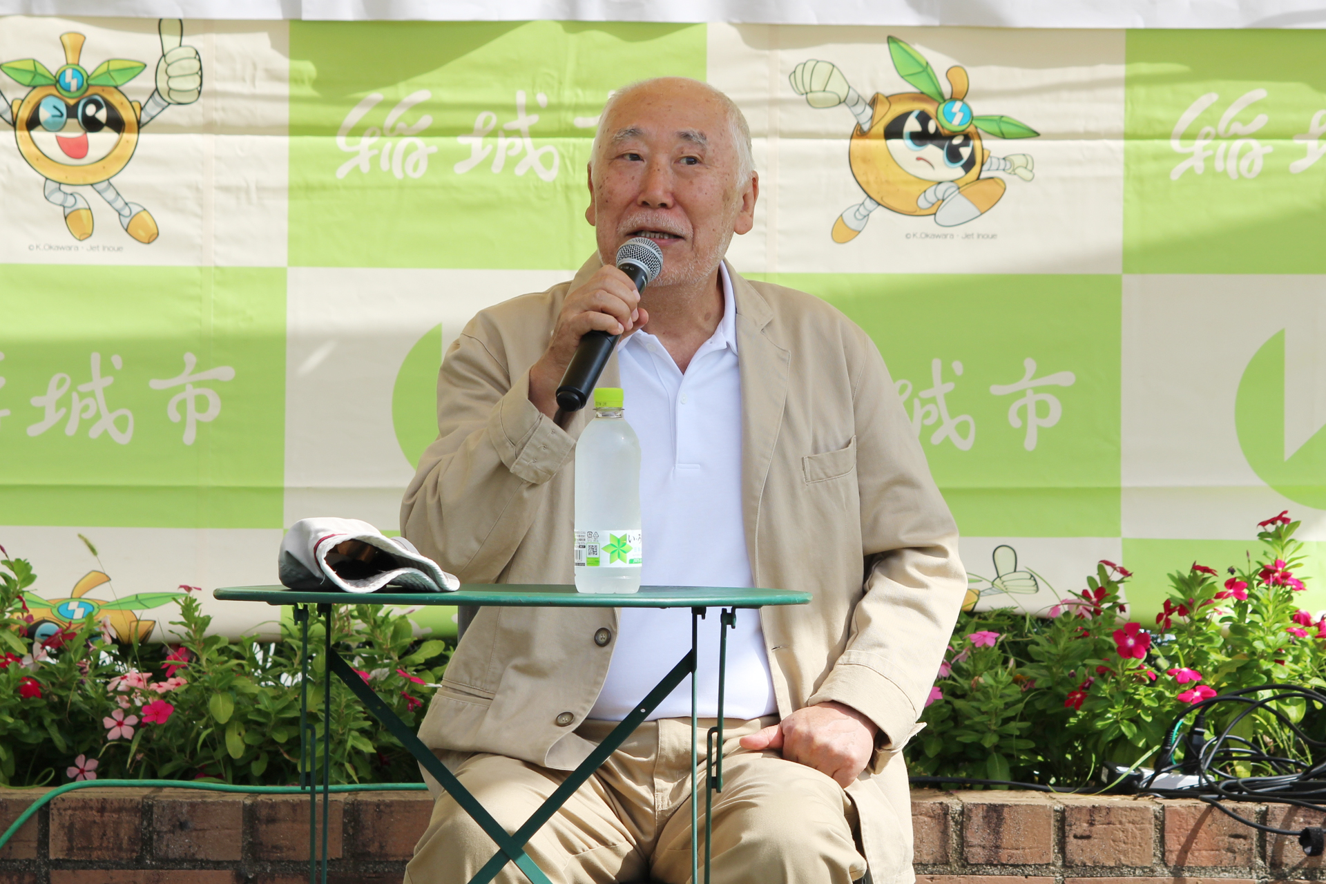 「ダグラム」の仕事の想い出を語る高橋氏