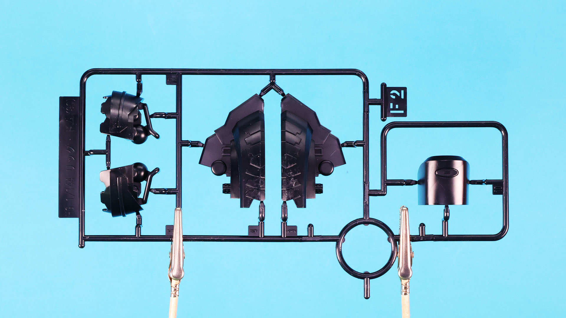 F2:主に脚部の装甲