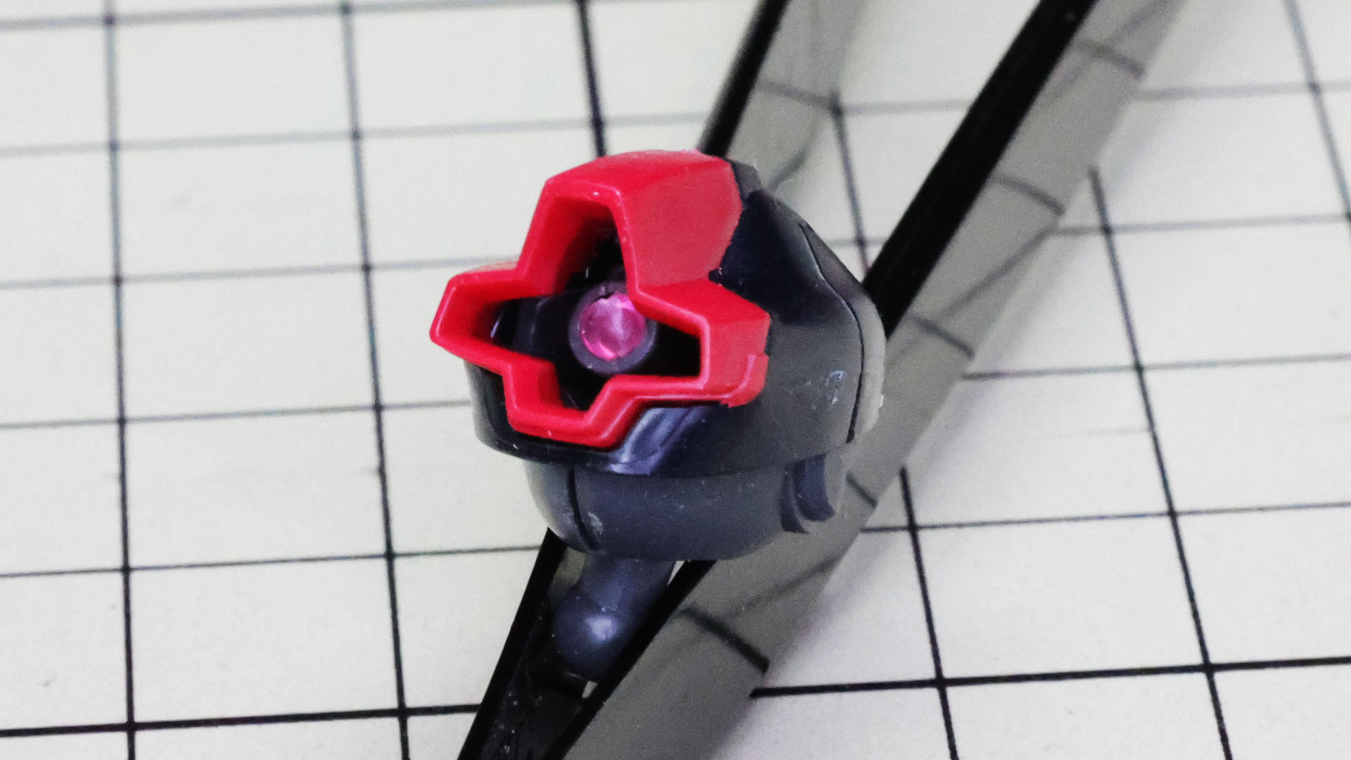 頭部ヘルメット類を組んで完成です。すごい情報量！