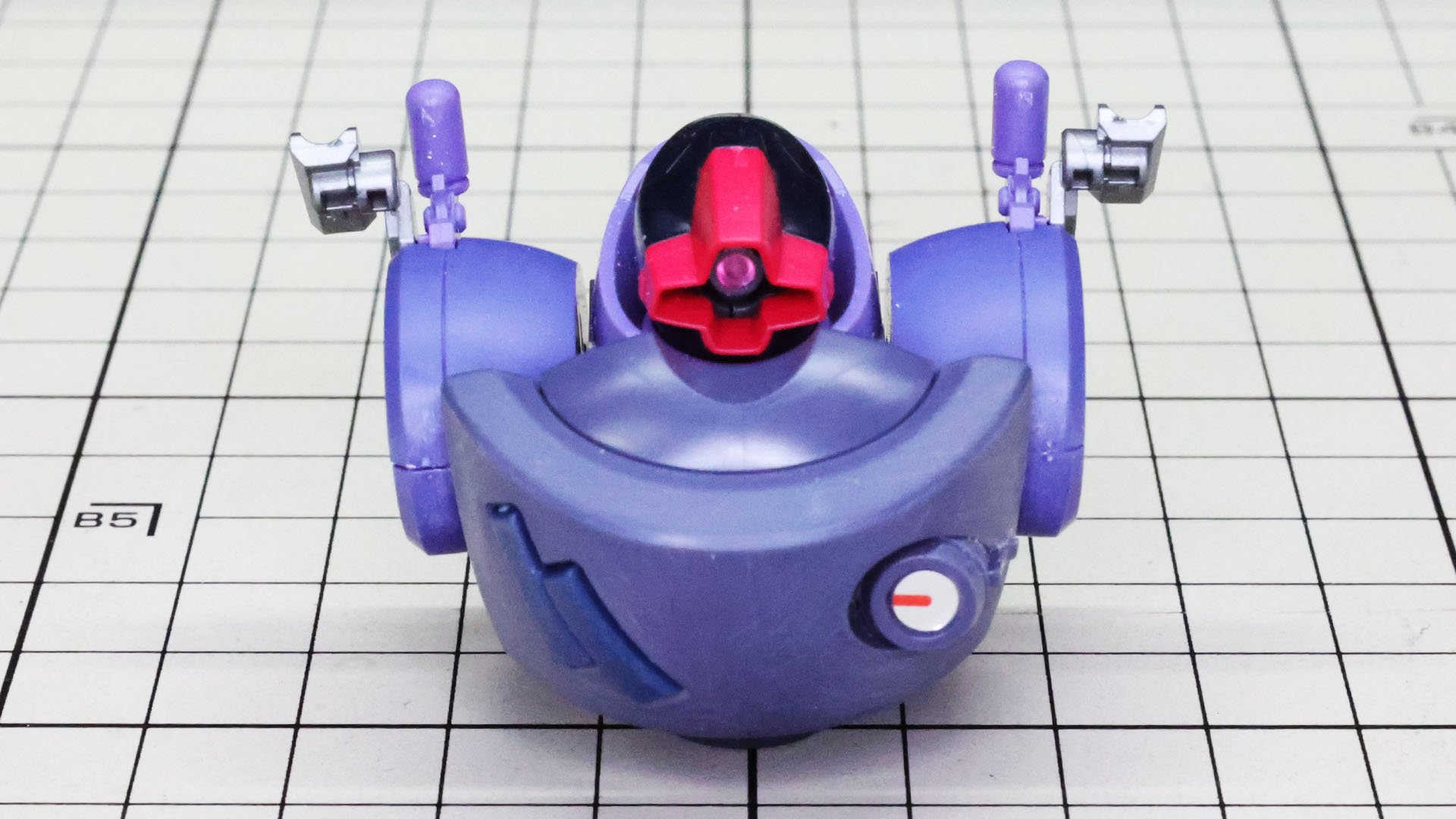 頭部を載せてみました。うん、ドムだ