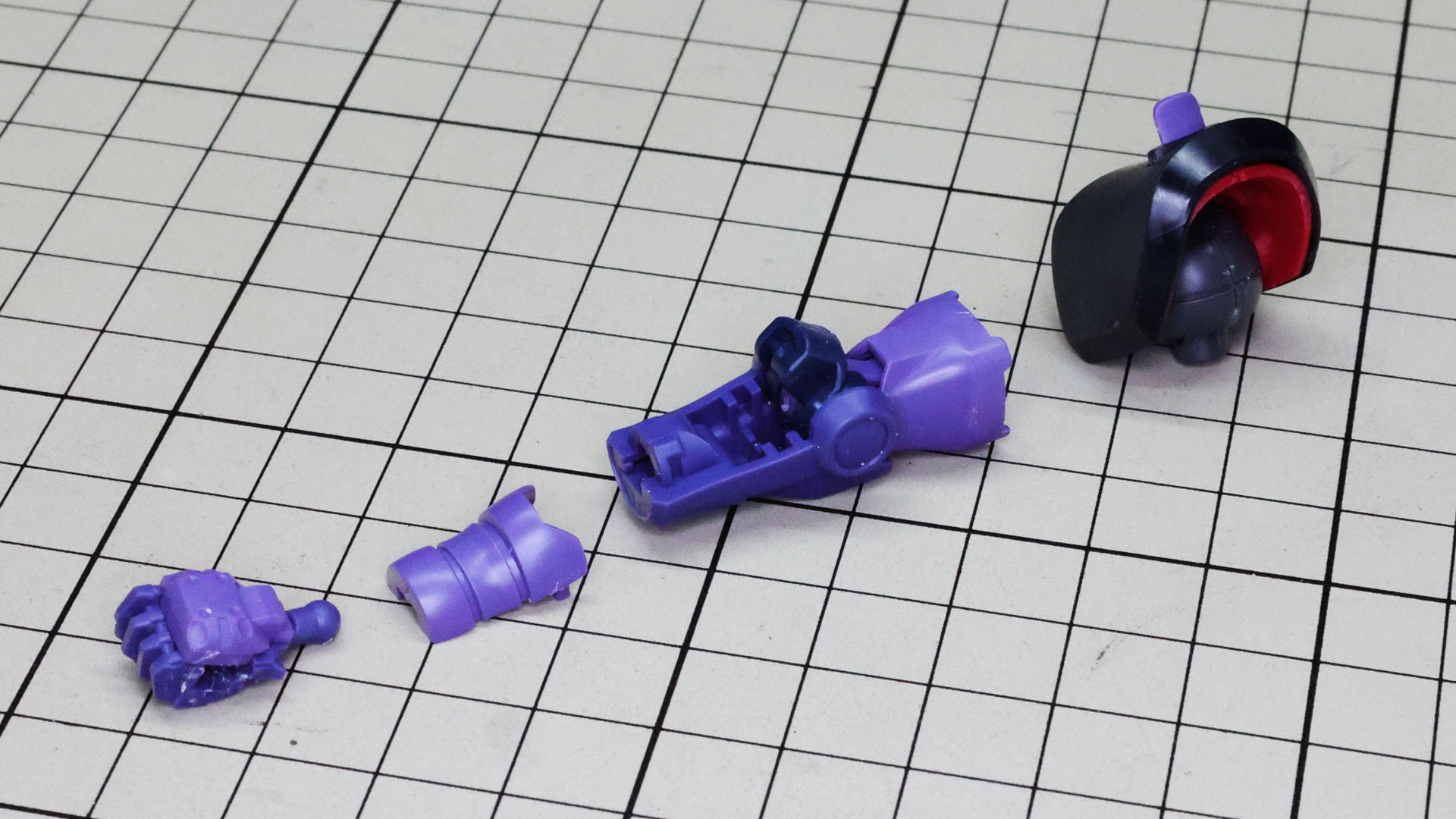 ハンドパーツを組んで全体を組み上げます