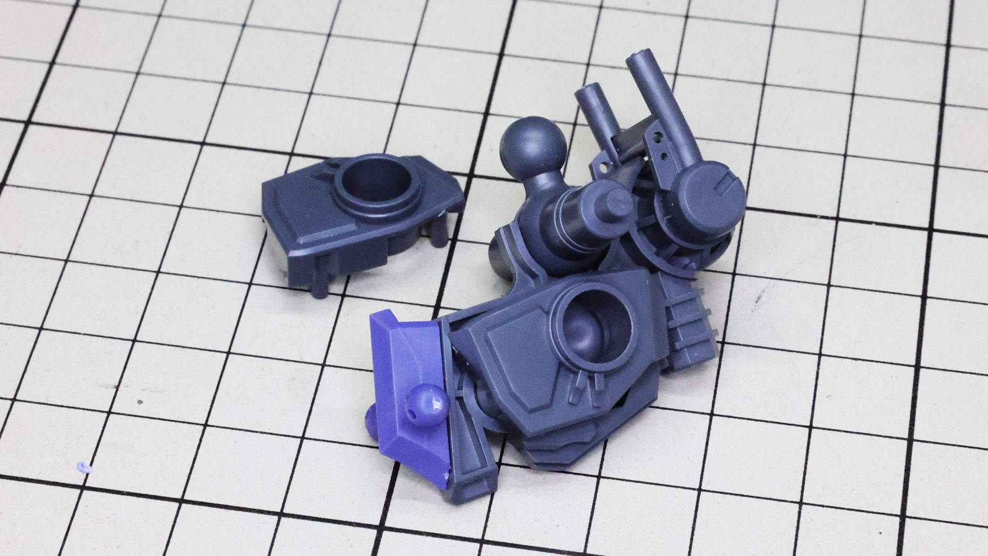 こちらが股関節のメカフレームです