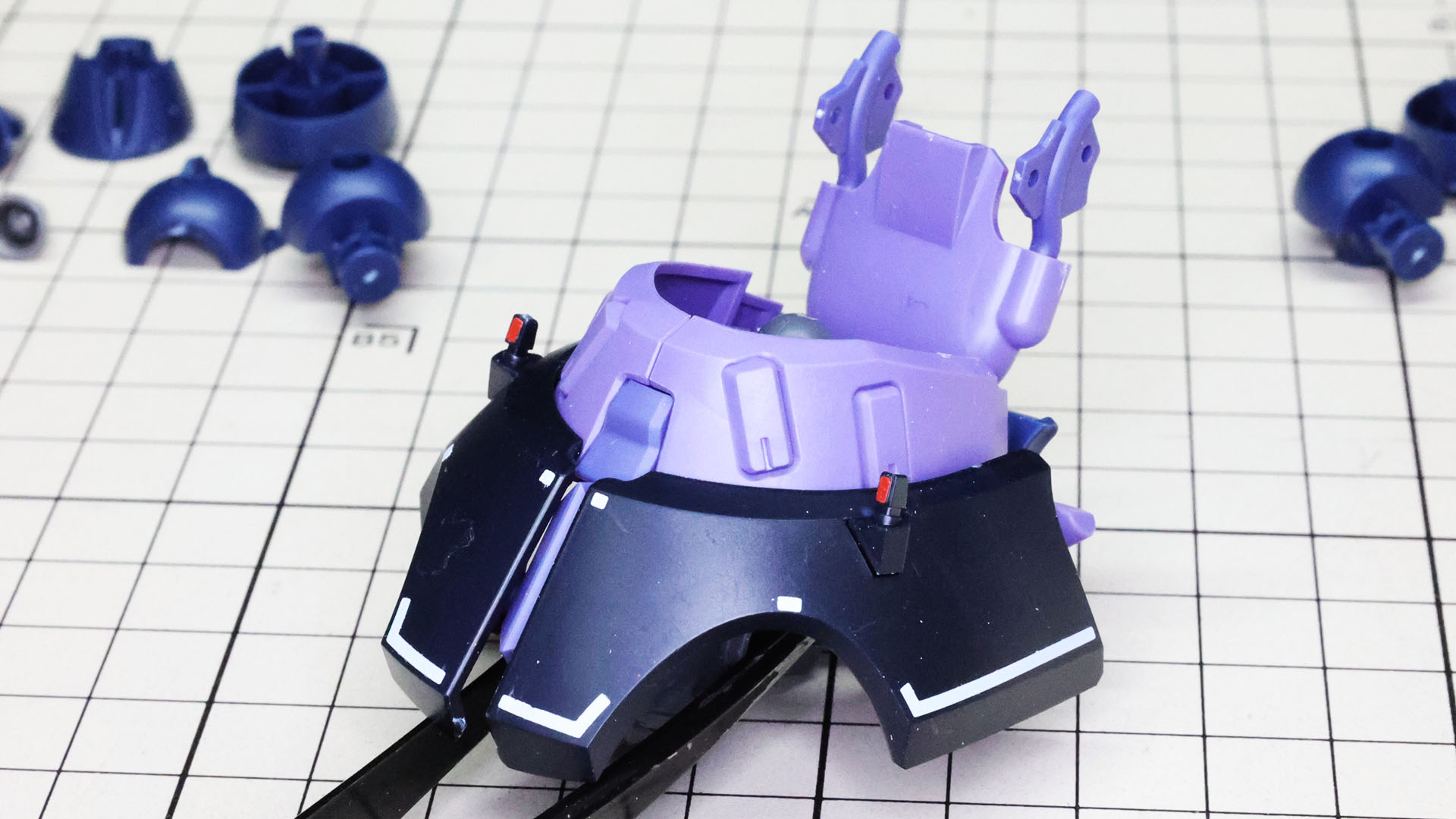 センサーパーツにはシールが貼りこまれます